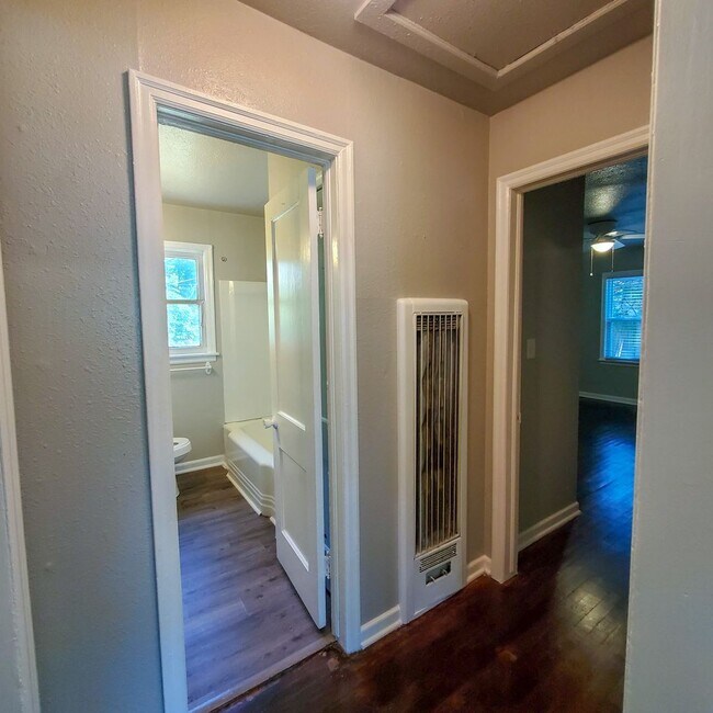 1028 W Wood St, Shawnee, OK 74801 House Rental in Shawnee, OK