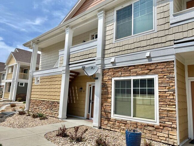 Building Photo - Fantastic 2 Bed, 2 Bath Condo With Detache...