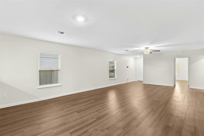 Foto del edificio - 16416 Farmhouse Ln