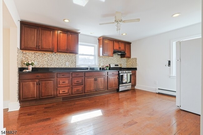 Building Photo - 58 Prospect St