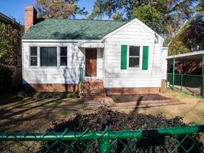 Building Photo - 2525 N View Ave