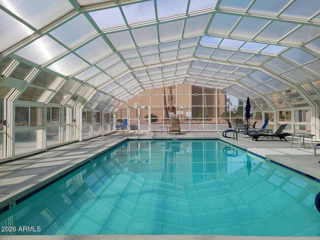 Foto del edificio - 7910 E Camelback Rd