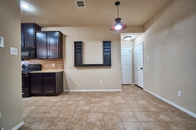 Foto del edificio - 5622 Armillary Dr