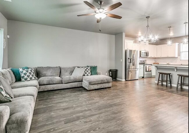 Building Photo - Cozy home in Arcadia, OK