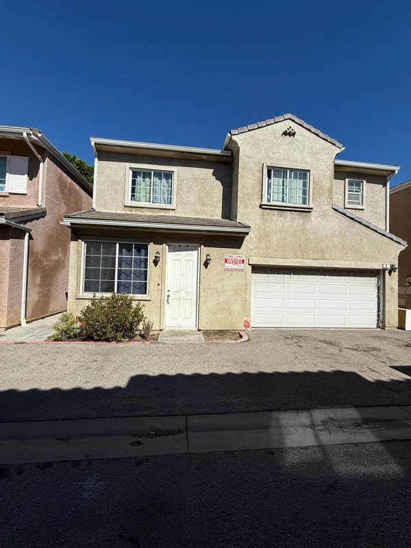 Foto principal - 9635 Woodman Ave