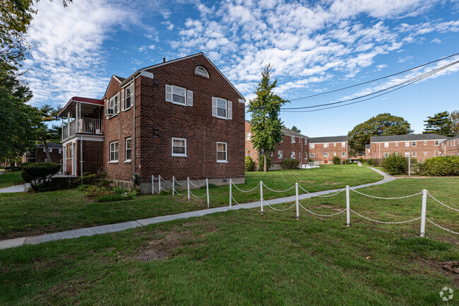 Foto del edificio - Laurelton Gardens