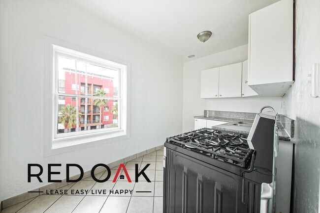 Foto del edificio - 407 S Gramercy Pl