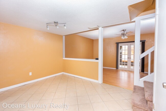 Building Photo - 2 br, 2 bath House - 176 E Baywood Sq