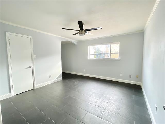 Building Photo - 5823 Sandhurst Ln