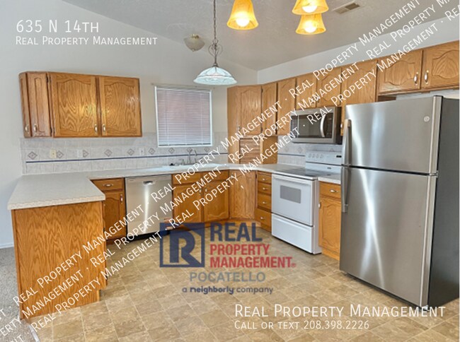 Foto del edificio - 2 bedroom 1 bath - Upstairs - 1 Car Garage