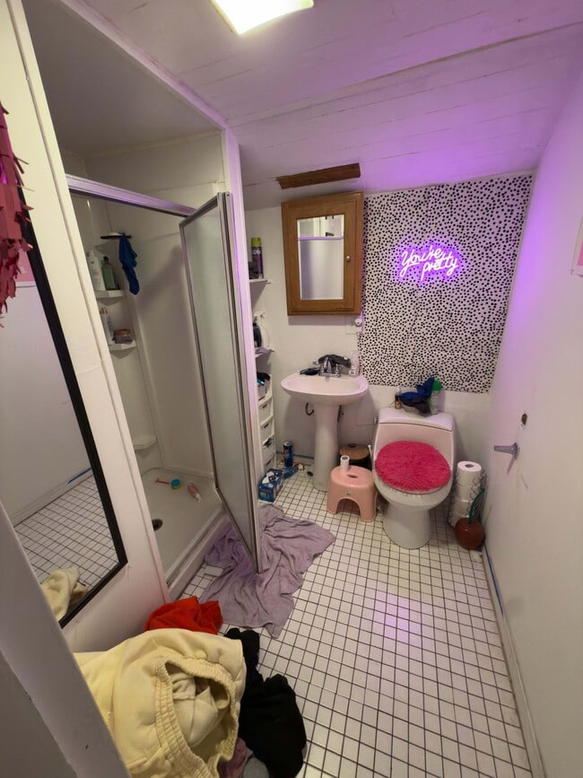 Foto del edificio - 26 Greylock Rd