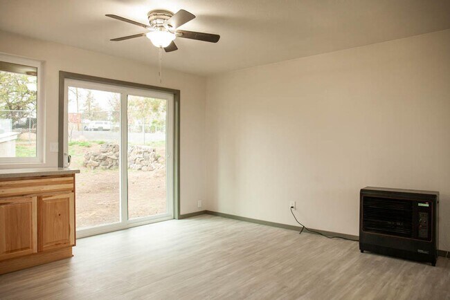 Foto del edificio - Amazing 3bed 2 bath home in the heart of Bonanza.