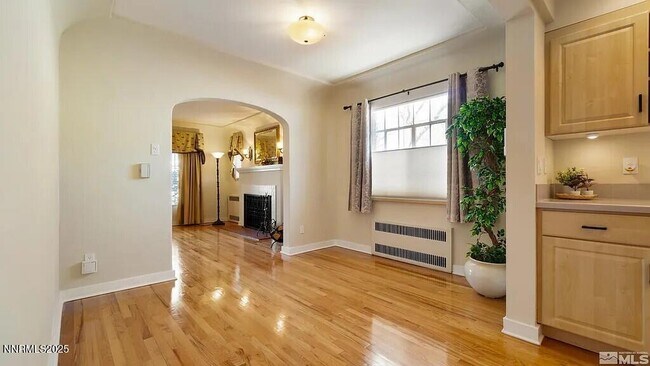 Foto del edificio - 626 Marsh Ave