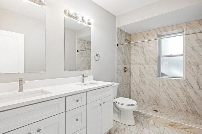Foto del edificio - 4 bedroom in Chicago IL 60659