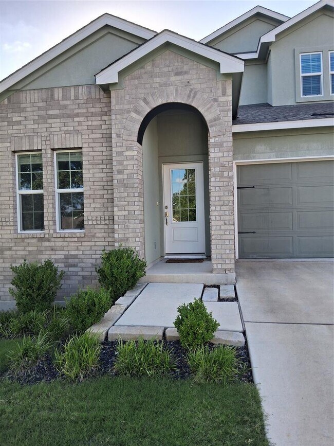Foto del edificio - 2121 Golden Grain Ln