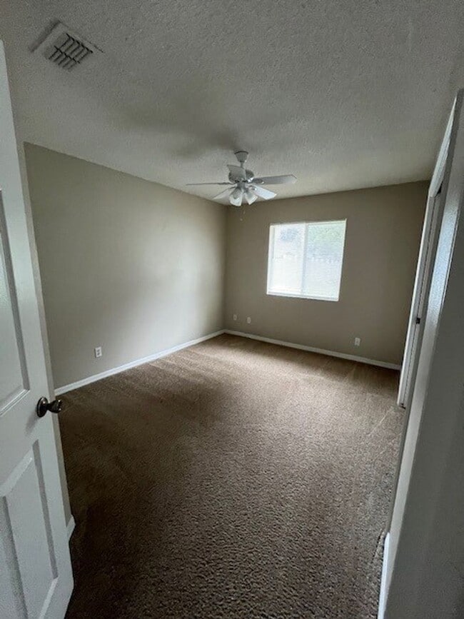 Building Photo - FREE First Month of Rent! **4/2 in Copperf...