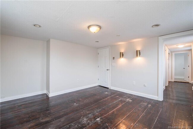 Foto del edificio - 227 Windsor Ave