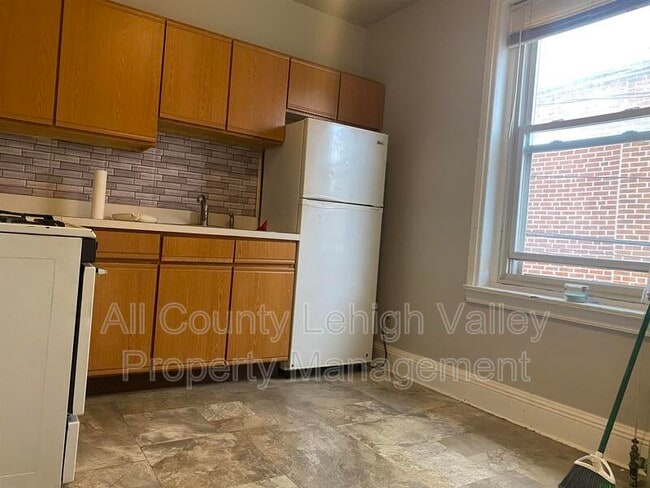 Building Photo - 313 West St