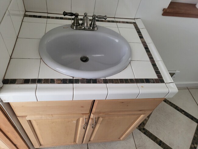 Foto del edificio - 284 Watershed Rd