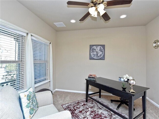 Building Photo - 141 Florenz Ln