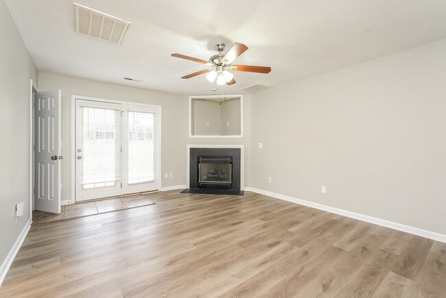 Building Photo - 1921 Wheatfield Ct