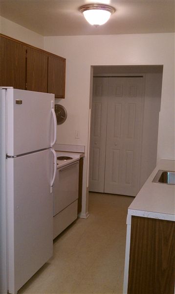 Building Photo - 21721 Hillside Dr