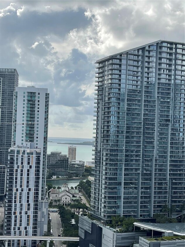 Foto principal - 92 SW 3rd St