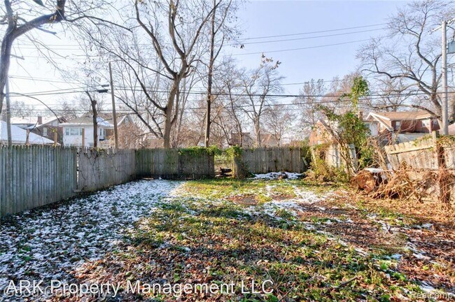 Building Photo - 4 br, 1.5 bath House - 849 Chalmers
