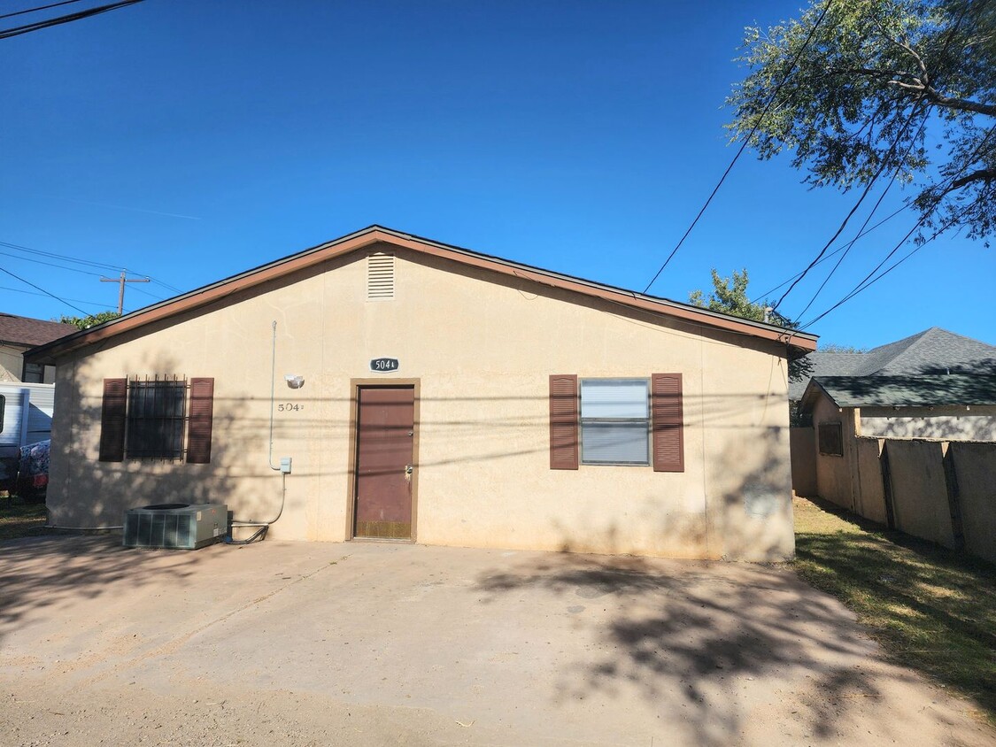 Foto principal - 504 S Avenue B