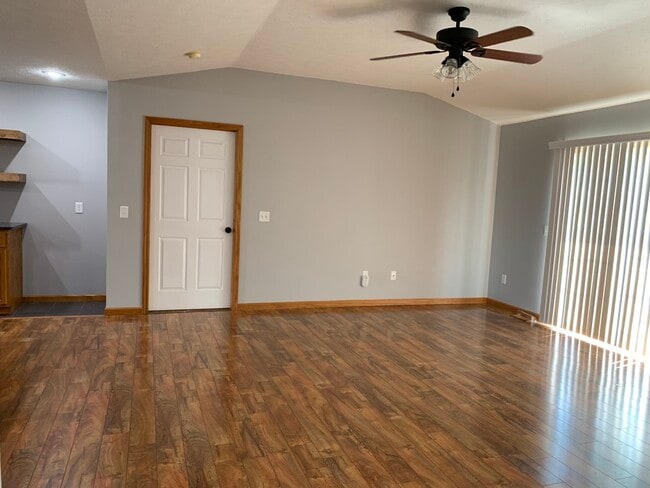 Building Photo - 1209 W. Aspen Ct.