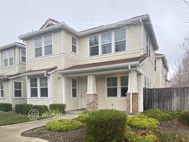 Building Photo - 465 Lexington Dr