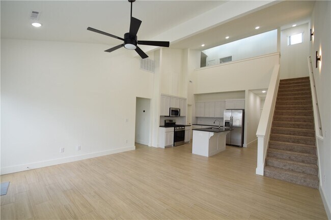 Foto del edificio - 674 Sun Meadows Loop