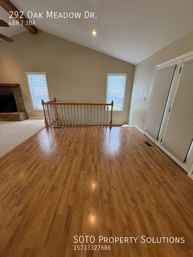 Foto del edificio - 292 Oak Meadow Dr