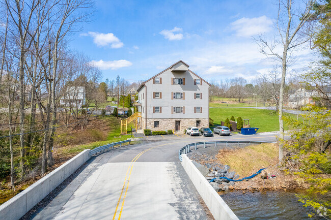 Building Photo - Old Mill Apartments