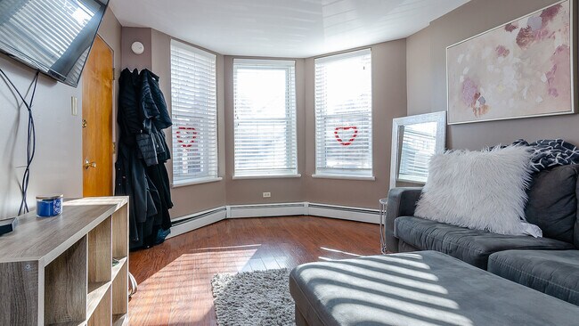 Foto del edificio - 3210 S Princeton Ave