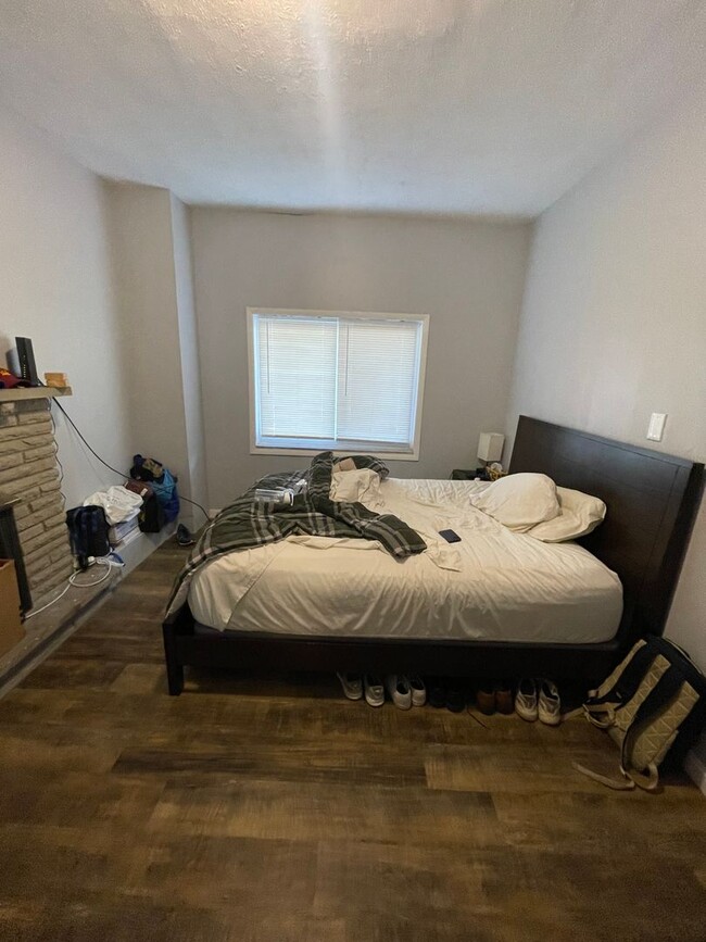 Photo - 3424 1/2 Ward St Apartment