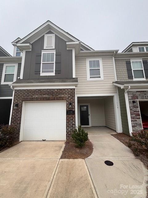 Foto del edificio - 118 Quinn Rd