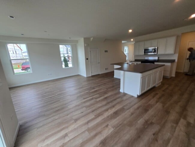 Foto del edificio - 5931 Hawkweed Dr