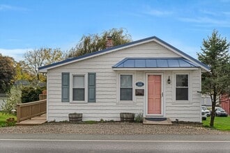 Building Photo - 848 Bloom Rd Building Photo - 848 Bloom Rd