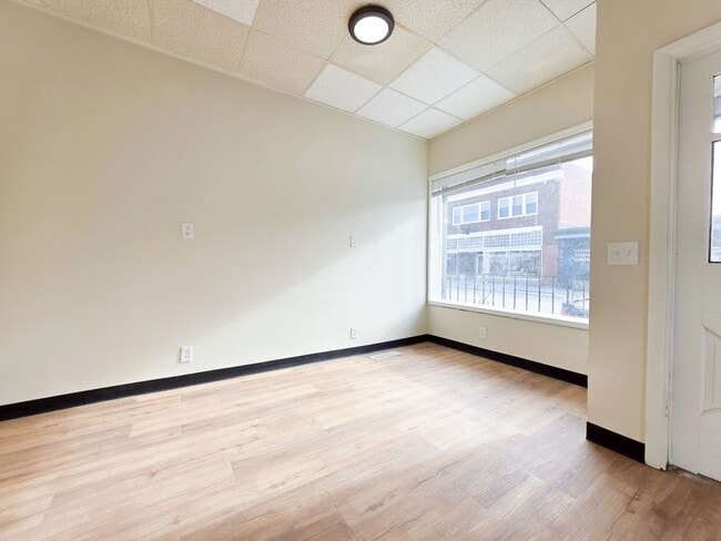 Building Photo - 135 E Main St