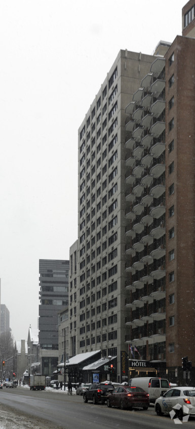 Building Photo - Carrefour Sherbrooke