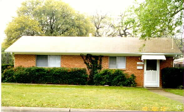 Primary Photo - 1101-1205 W 39th St