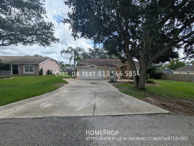 Foto del edificio - 7955 Ridgeglen Cir W