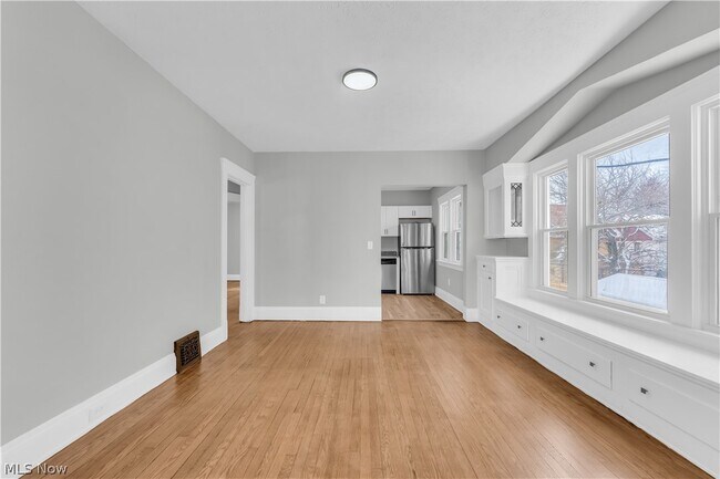 Foto del edificio - 2638 E 126th St