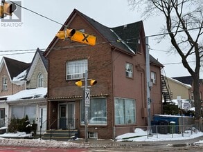 Building Photo - 492 Dufferin St