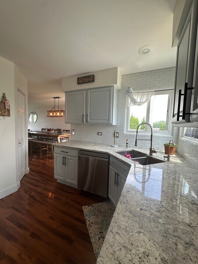 Building Photo - 3110 Meadowsedge Ln