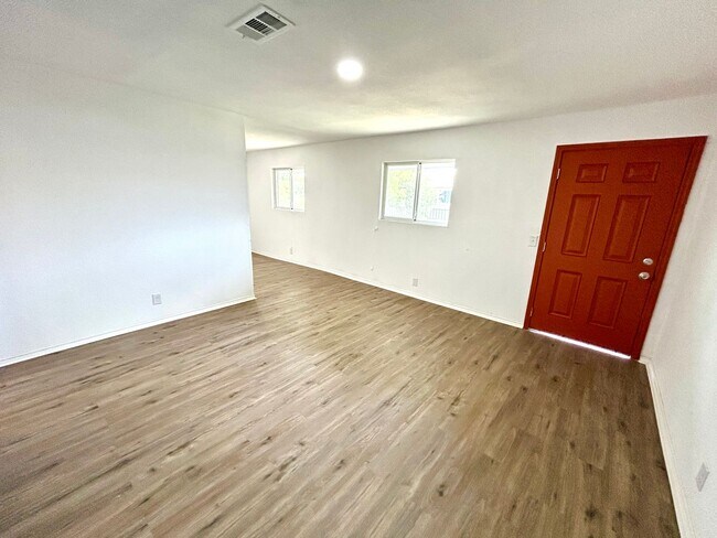 Building Photo - 2807 Observation Dr
