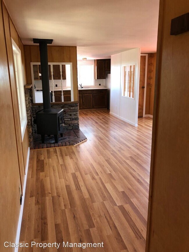 Building Photo - 2 br, 1 bath House - 4889 Hirsch Rd