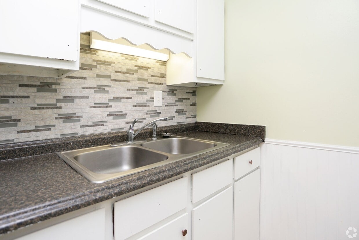 Primary Photo - La Casa Estates