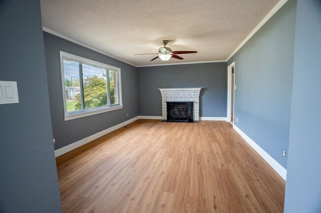 Foto del edificio - 1020 Hillcrest Dr
